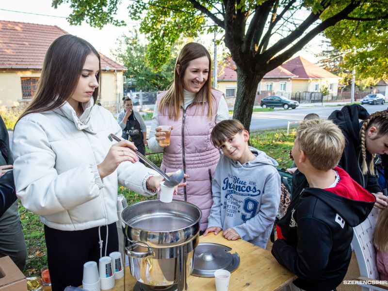 A Szerencsi Csokoládé Játszótéren tartották meg a „Must Figyelj” elnevezésű családi napot, amely szó